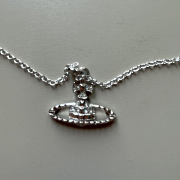 Vivienne Westwood Orb Pendant Necklace - Picture 2 of 3